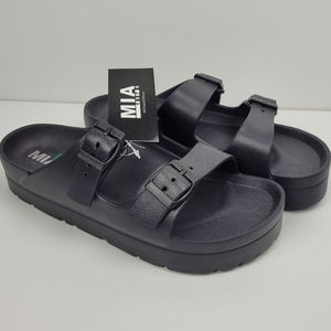 NWT MIA PLATFORMS SANDALS BLACK SIZE 8